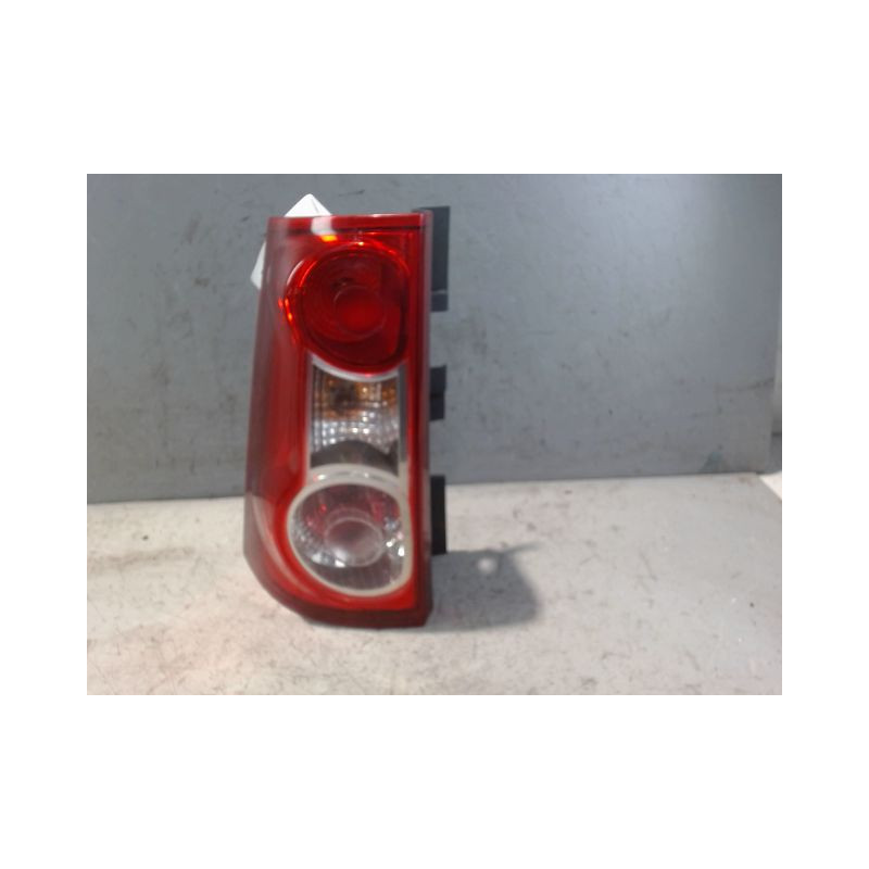 FEU ARRIERE GAUCHE  DACIA LOGAN 4 P 05-08