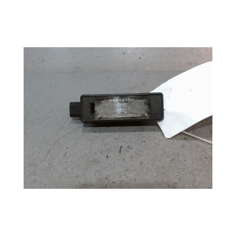 ECLAIREUR PLAQUE DE POLICE DROIT PEUGEOT 208