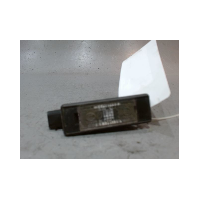 ECLAIREUR PLAQUE DE POLICE GAUCHE PEUGEOT 208