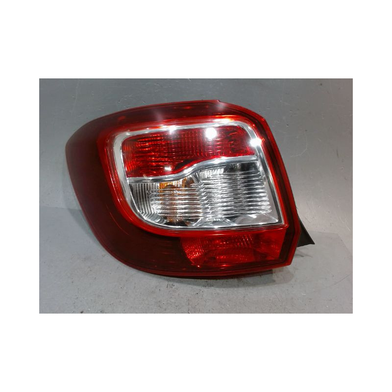 FEU ARRIERE GAUCHE  DACIA SANDERO