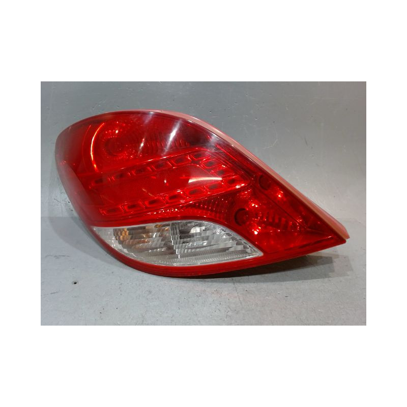 FEU ARRIERE GAUCHE  PEUGEOT 207
