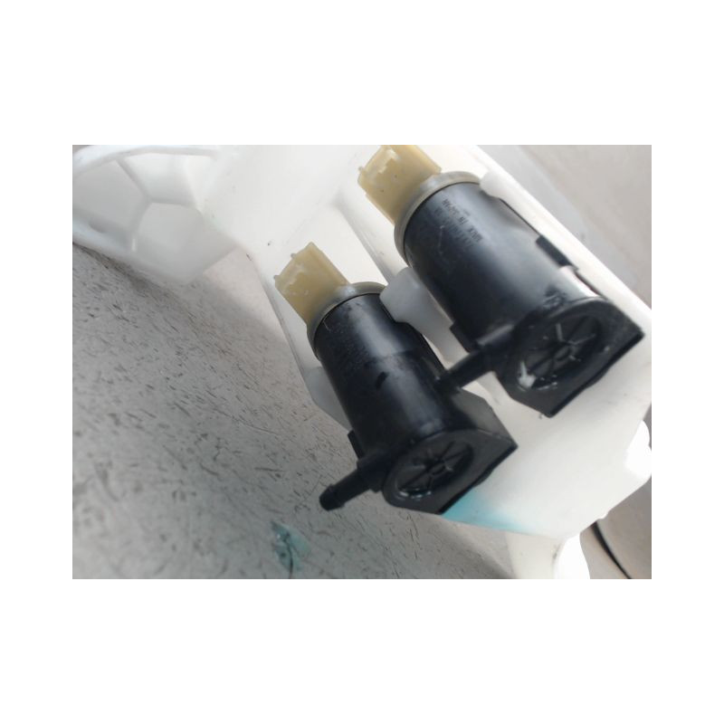 RESERVOIR LAVE-GLACE AVANT SUZUKI SWIFT