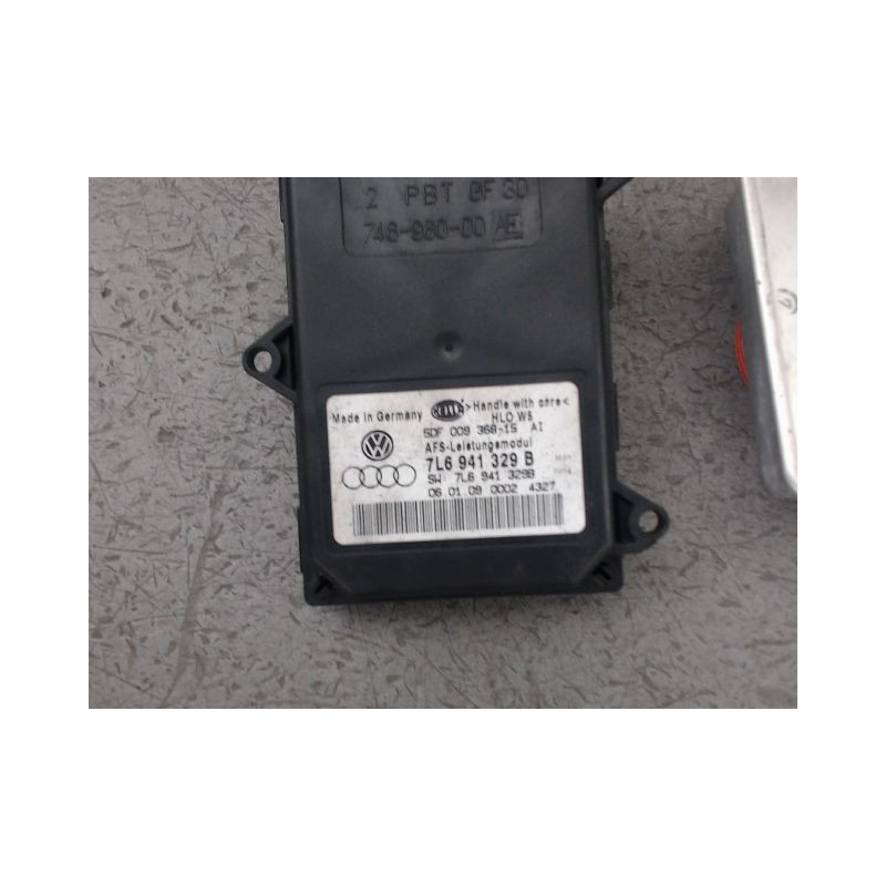 BOITIER XENON PHARE DROIT AUDI S3