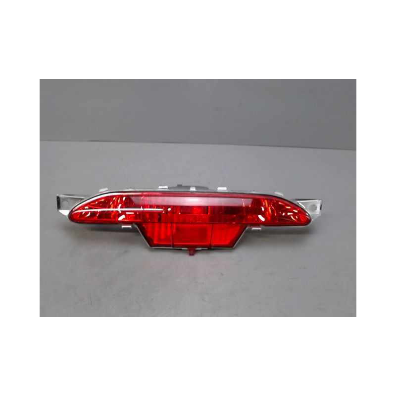 FEU BROUILLARD CENTRAL ARRIERE PEUGEOT 208