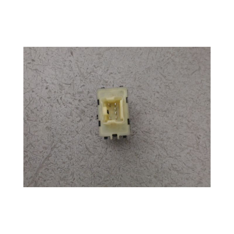 COMMANDE LEVE-GLACE PORTE AVD DACIA SANDERO