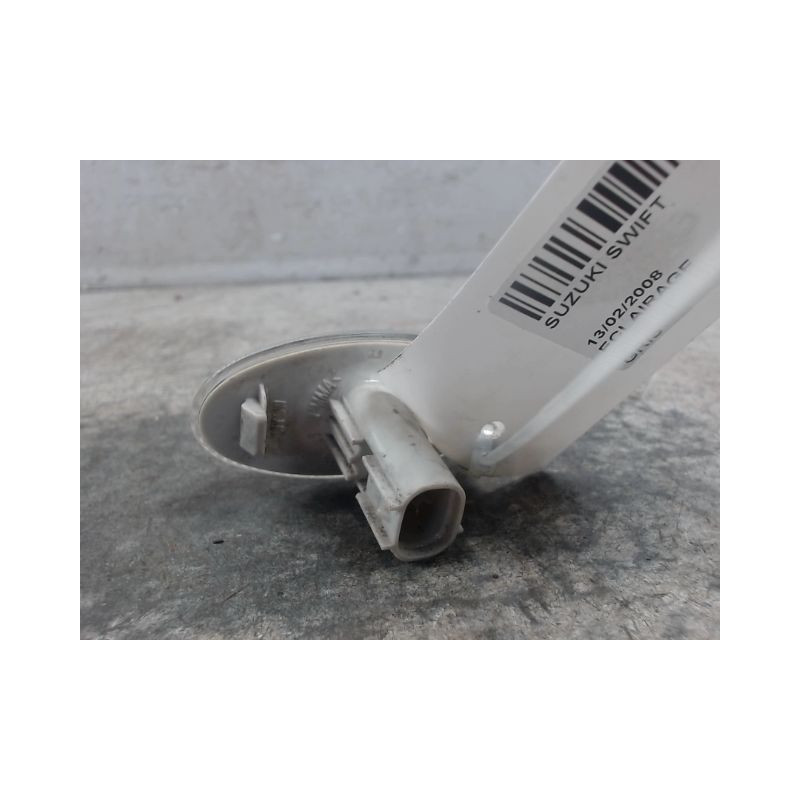 REPETITEUR AILE GAUCHE SUZUKI SWIFT
