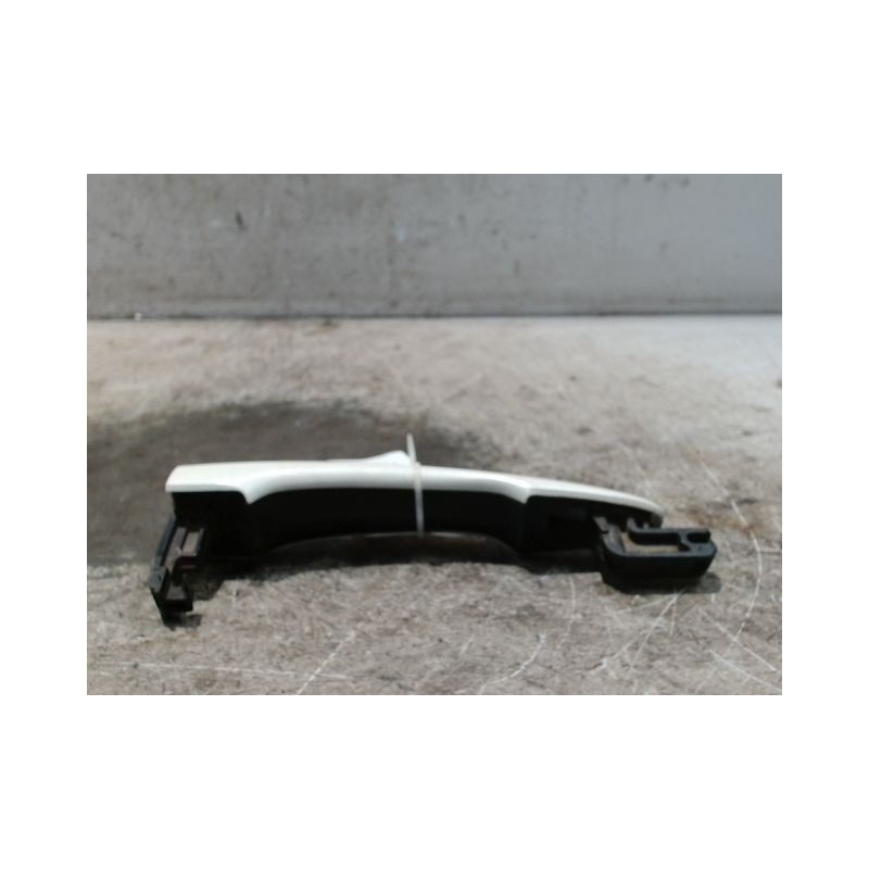 POIGNEE EXTERIEURE PORTE ARRIERE GAUCHE NISSAN QHASQAI 2007-