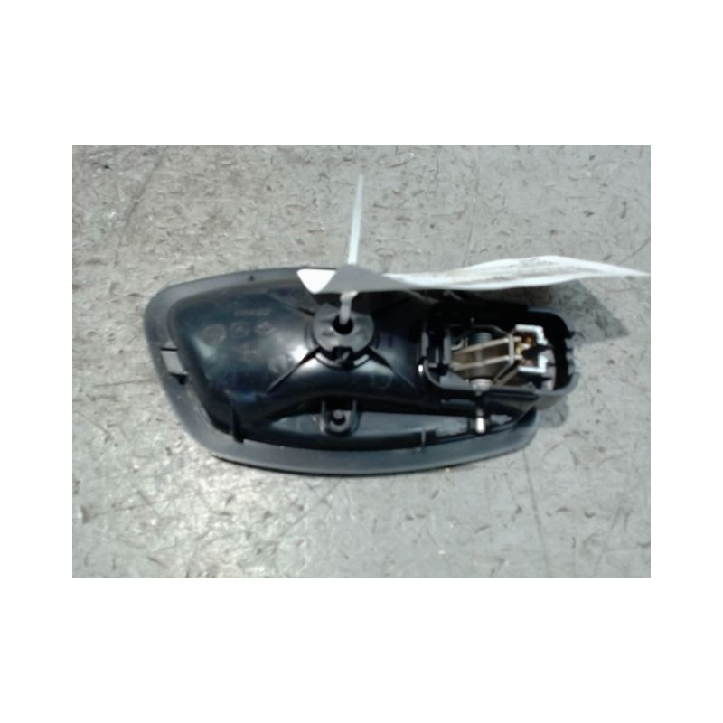POIGNEE INTERIEURE PORTE AVANT GAUCHE RENAULT CLIO III 2009-