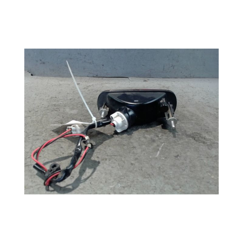 FEU BROUILLARD CENTRAL ARRIERE SUZUKI SWIFT