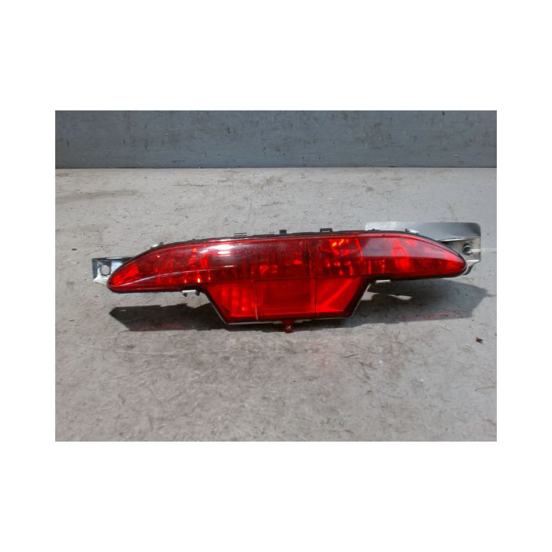 FEU BROUILLARD CENTRAL ARRIERE PEUGEOT 208