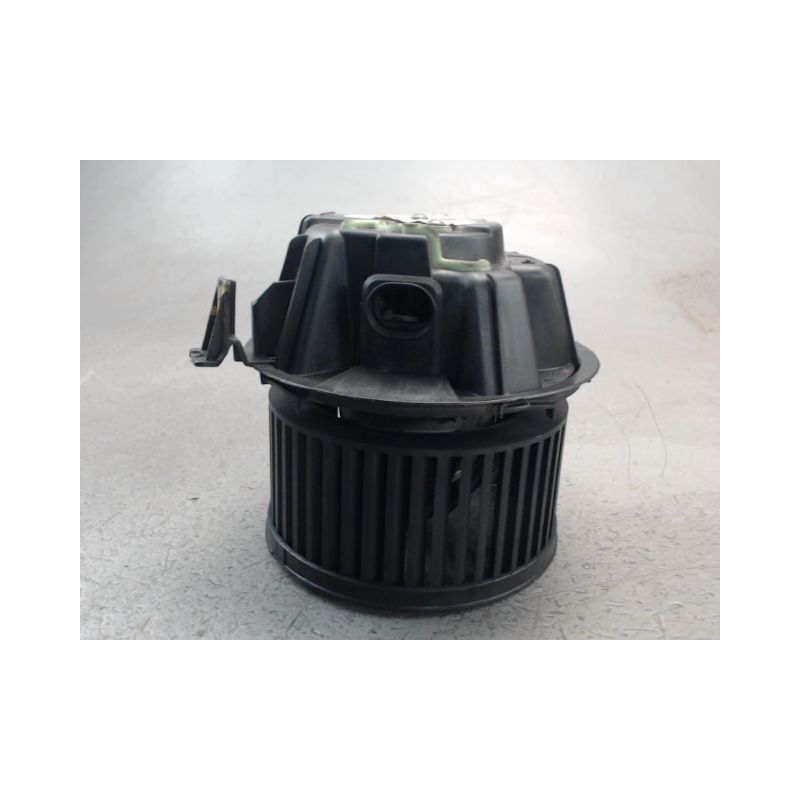 MOTEUR VENTILATEUR CHAUFFAGE DACIA DUSTER
