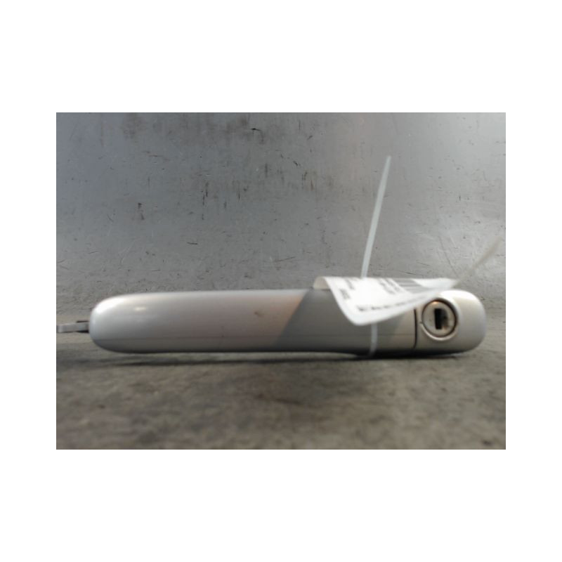 POIGNEE EXTERIEURE PORTE AVANT GAUCHE VOLKSWAGEN POLO 99-2001
