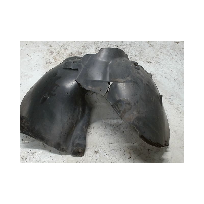 PARE-BOUE AVANT DROIT RENAULT CLIO III 2005-