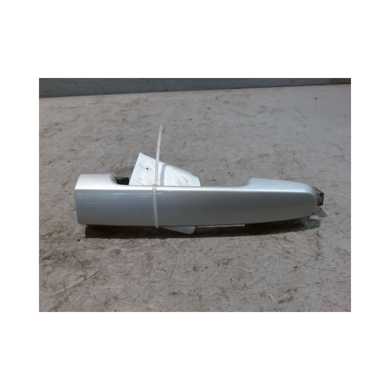 POIGNEE EXTERIEURE PORTE AVANT DROIT TOYOTA YARIS 2005-
