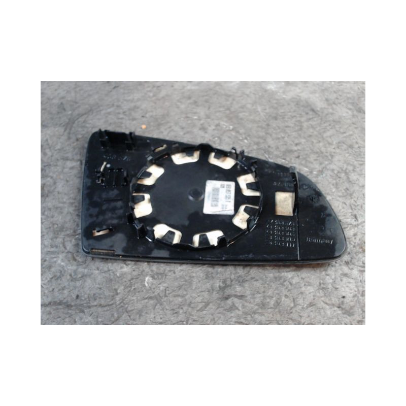 GLACE RETROVISEUR EXT G AUDI A4 AVANT 01-04