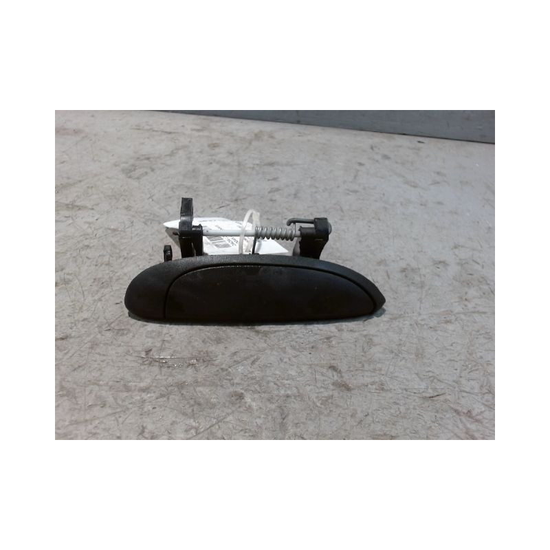 POIGNEE EXTERIEURE PORTE AVANT DROIT DACIA LOGAN 4 P 05-08