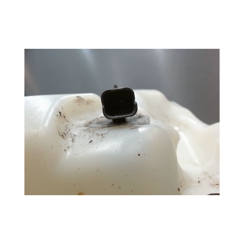 RESERVOIR LAVE-GLACE AVANT PEUGEOT 3008