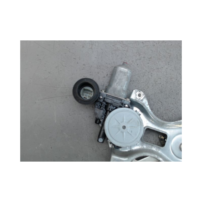 MECANISME LEVE-GLACE AVANT DROIT TOYOTA RAV4