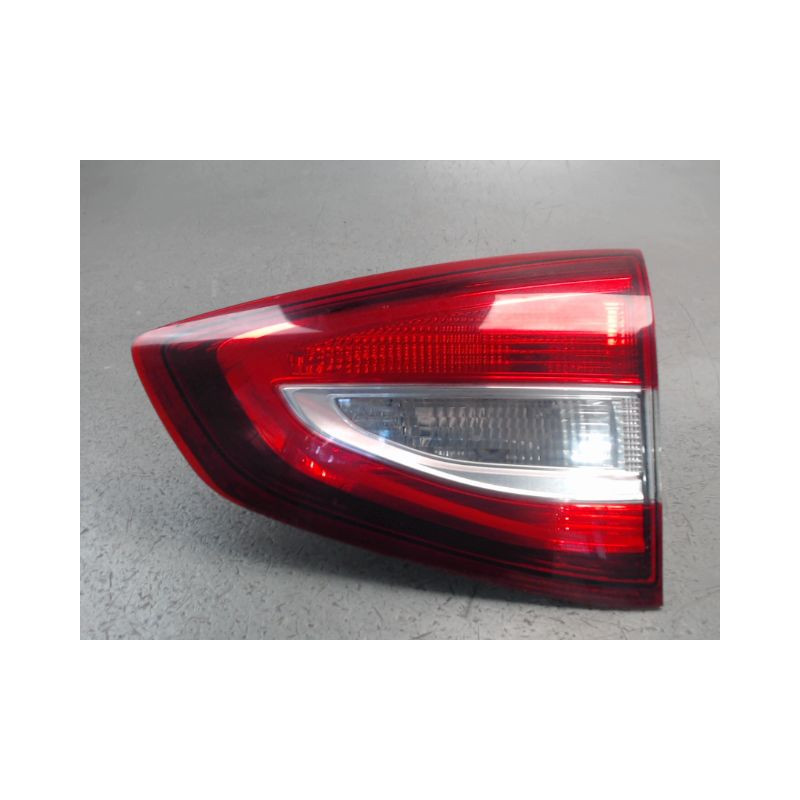 FEU ARRIERE INTERIEUR DROIT FORD C-MAX