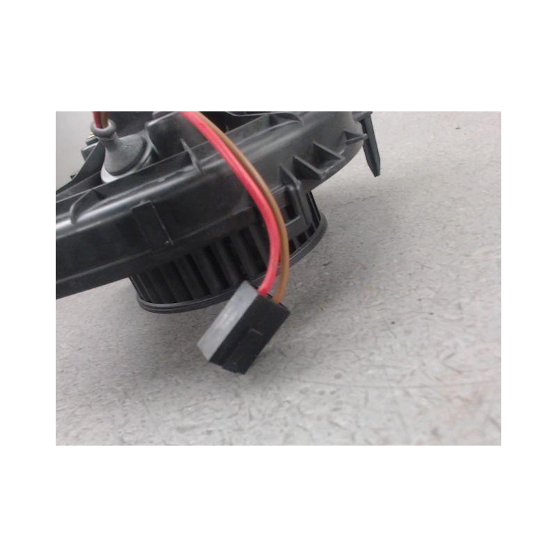 MOTEUR VENTILATEUR CHAUFFAGE OPEL CORSA