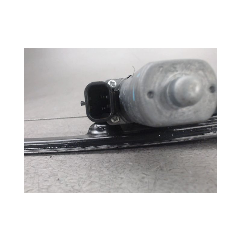 MECANISME LEVE-GLACE AVANT DROIT FIAT PUNTO