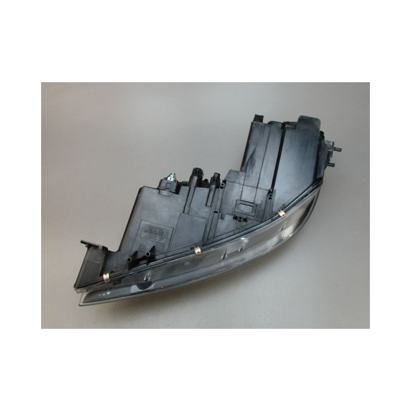 PHARE DROIT MAZDA 6