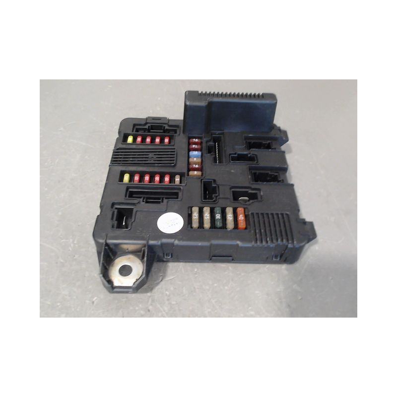 BOITE A FUSIBLES RENAULT MEGANE II PH1 C.C 03-05