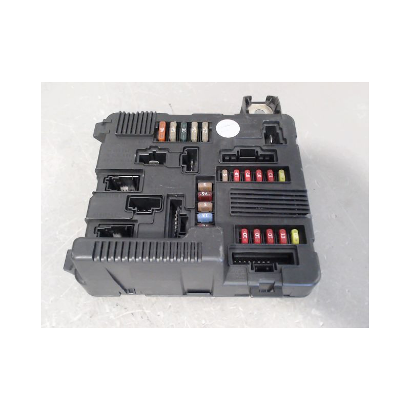BOITE A FUSIBLES RENAULT MEGANE II PH1 C.C 03-05