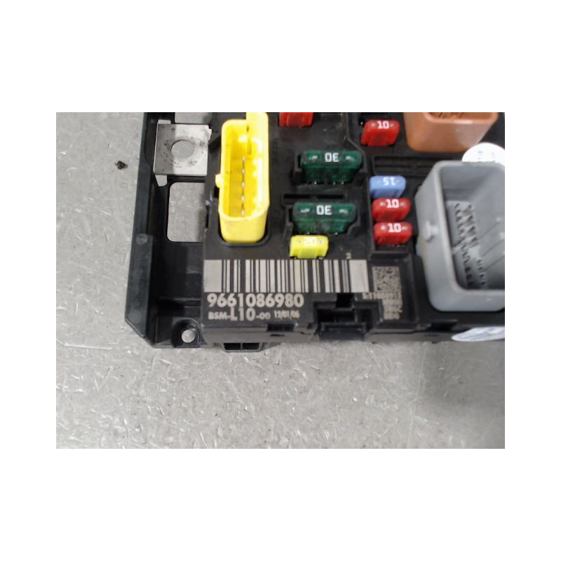 BOITE A FUSIBLES PEUGEOT 207 2007-