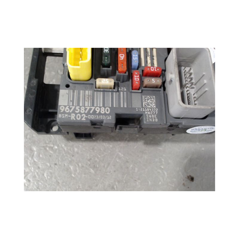 BOITE A FUSIBLES PEUGEOT 3008 2009-