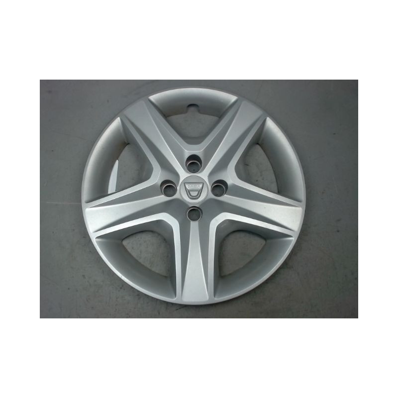 ENJOLIVEUR DE ROUE DACIA SANDERO