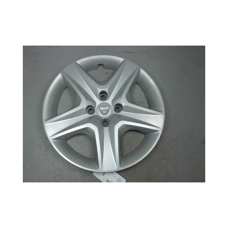 ENJOLIVEUR DE ROUE DACIA SANDERO