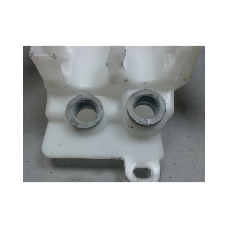 RESERVOIR LAVE-GLACE AVANT PEUGEOT 108