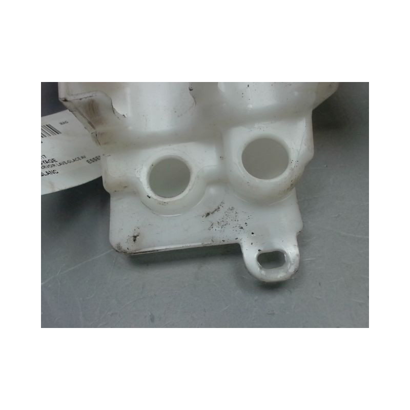 RESERVOIR LAVE-GLACE AVANT TOYOTA AYGO 5P