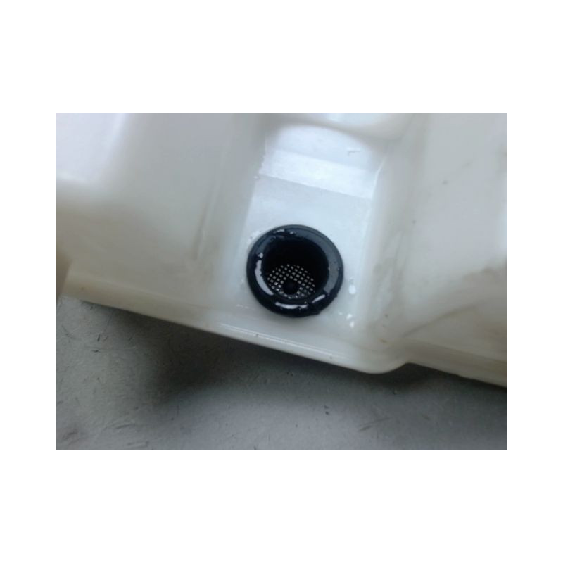 RESERVOIR LAVE-GLACE AVANT RENAULT CLIO 4 PHASE 2 0.9I - 12V TURB