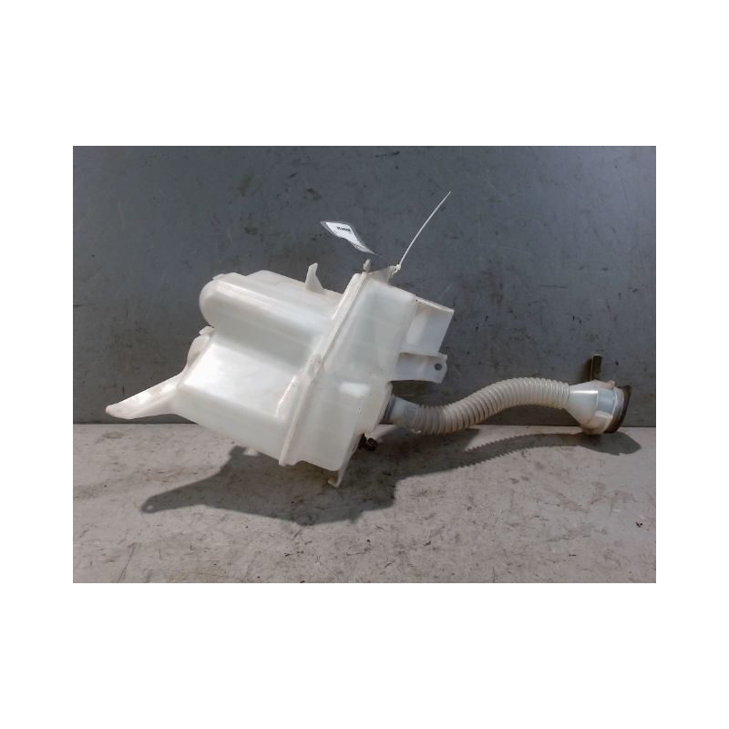 RESERVOIR LAVE-GLACE AVANT TOYOTA RAV4 2006
