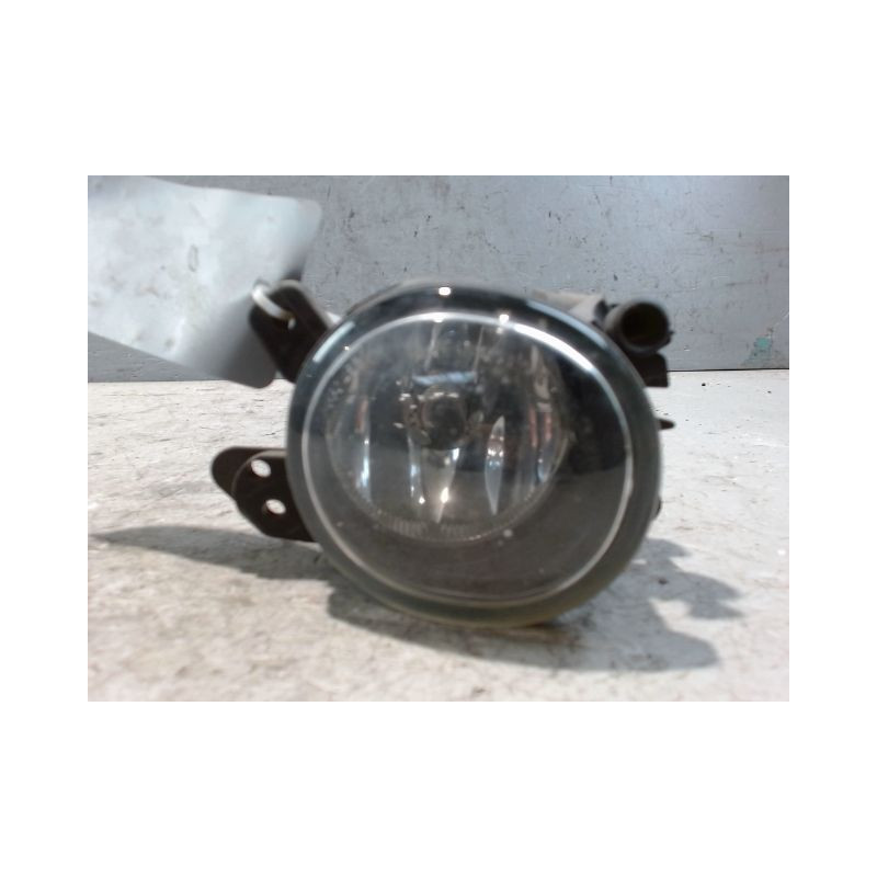 PHARE ANTIBROUILLARD AVANT DROIT MERCEDES CLASS B