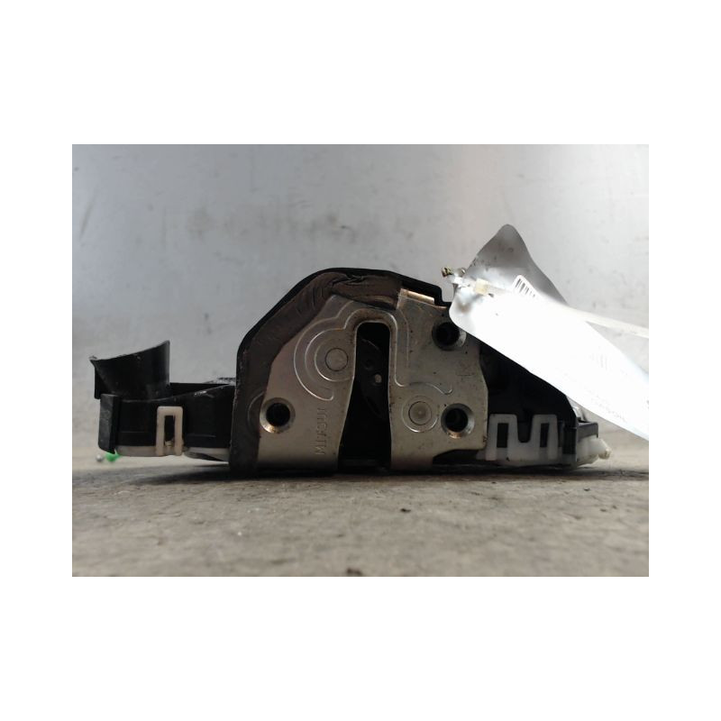 SYSTEME CONDAMNATION AVANT DROIT TOYOTA YARIS 2005-