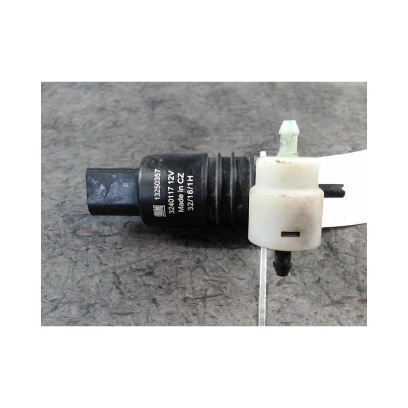 POMPE LAVE-GLACE AVANT OPEL CORSA 2010-