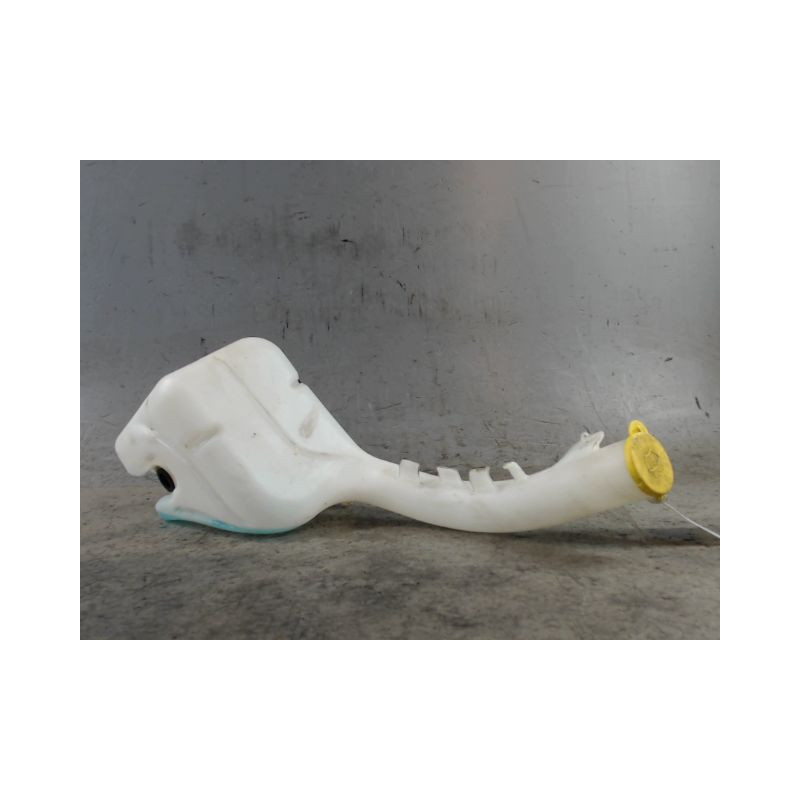 RESERVOIR LAVE-GLACE AVANT FORD FIESTA 2005-