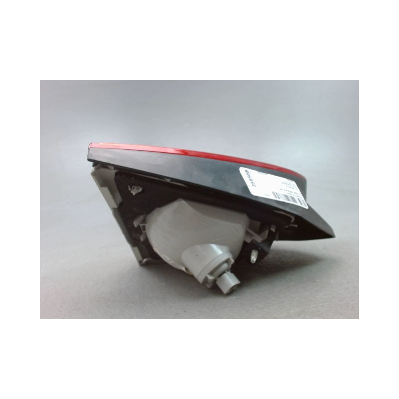 FEU ARRIERE INTERIEUR DROIT FORD KUGA BREAK I 2008-2012