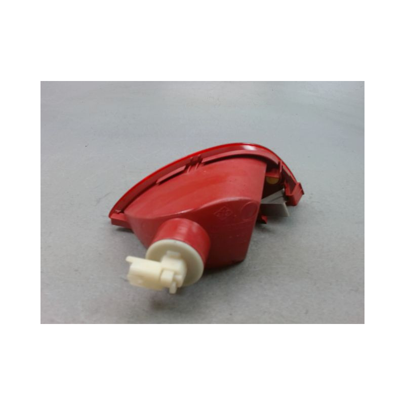 FEU DE PARE-CHOC ARRIERE GAUCHE RENAULT CLIO III Phase 2 2009-2014