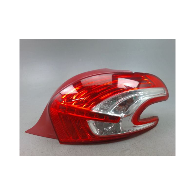 FEU ARRIERE DROIT PEUGEOT 208 Phase 1 2012-...