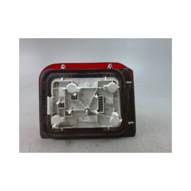 FEU ARRIERE GAUCHE  PEUGEOT 205 Phase 2 1987-1998