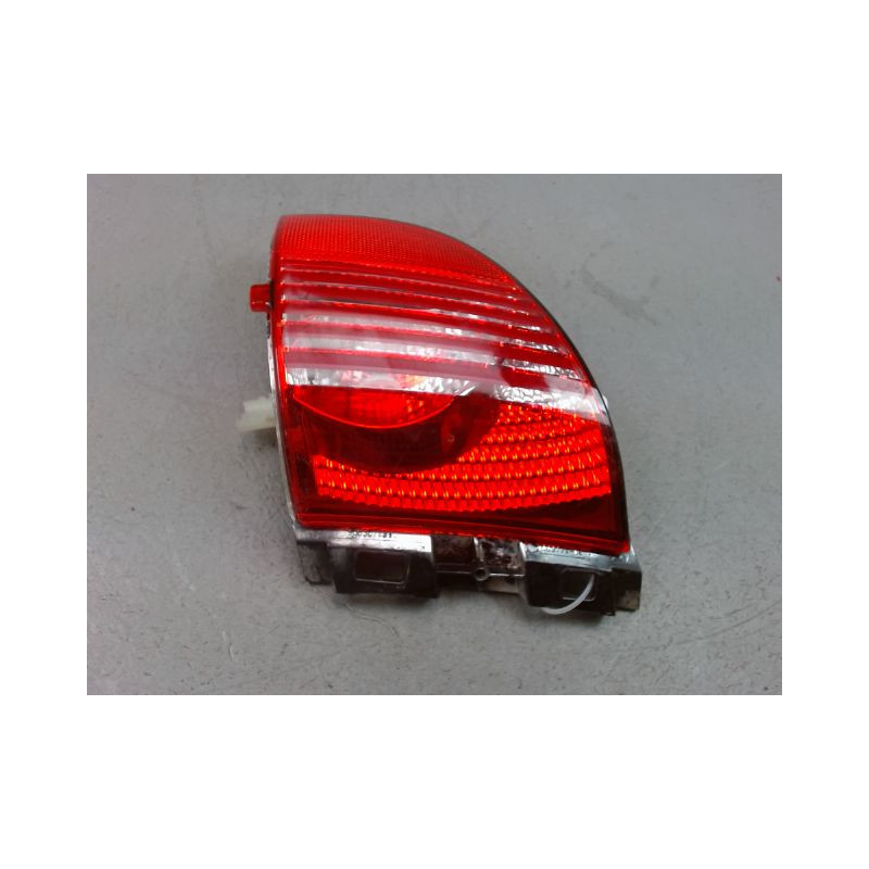 FEU DE PARE-CHOC ARRIERE DROIT PEUGEOT 2008 Phase 1 2013-...