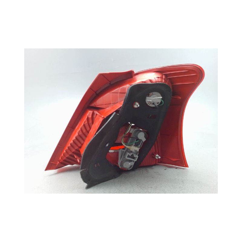 FEU ARRIERE GAUCHE  TOYOTA YARIS II Phase 1 2005-2009
