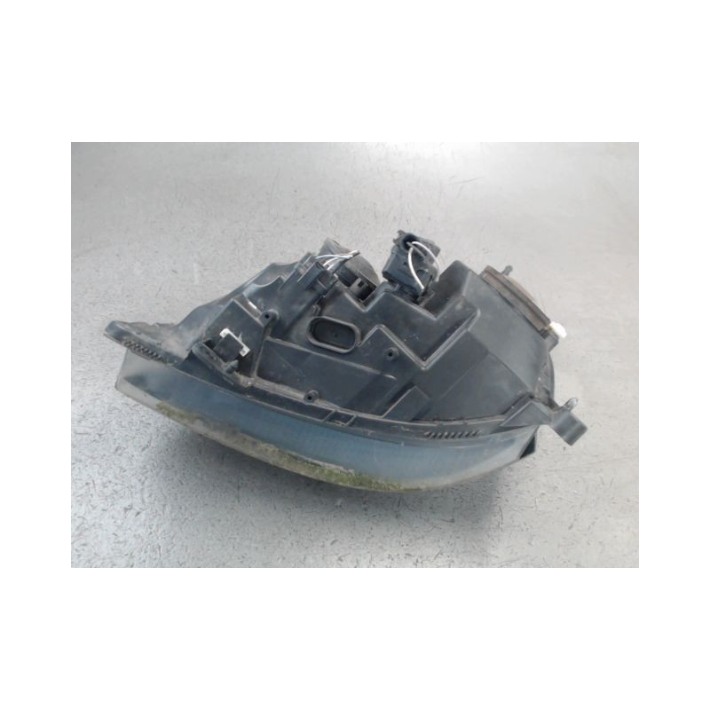PHARE DROIT RENAULT CLIO