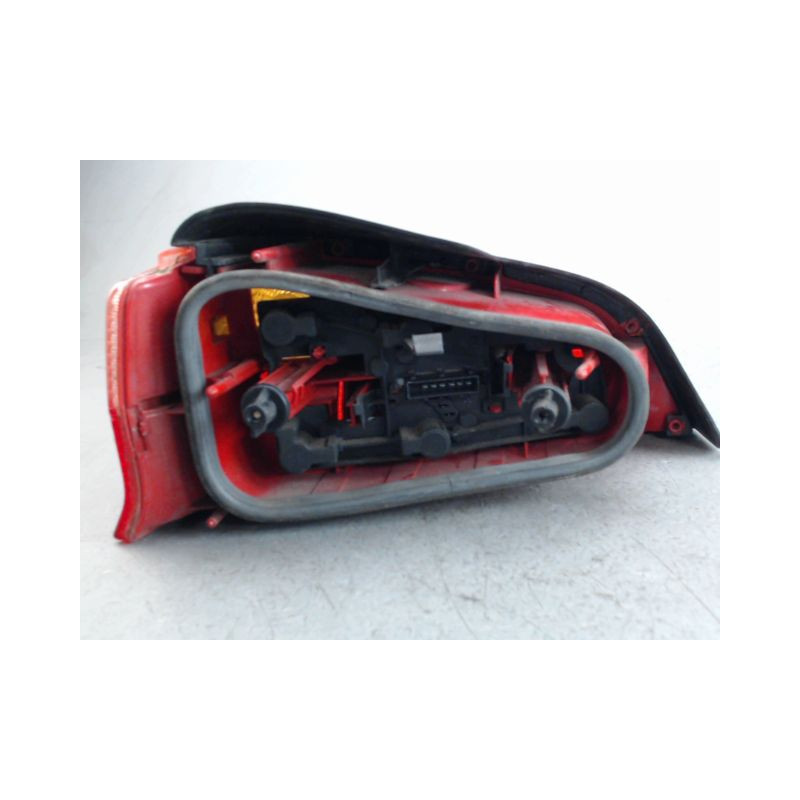 FEU ARRIERE DROIT PEUGEOT 106
