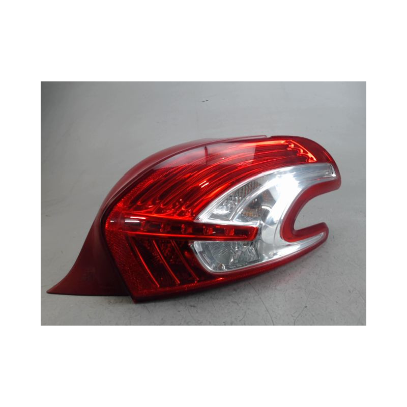 FEU ARRIERE DROIT PEUGEOT 208