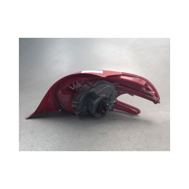 FEU ARRIERE GAUCHE  PEUGEOT 208
